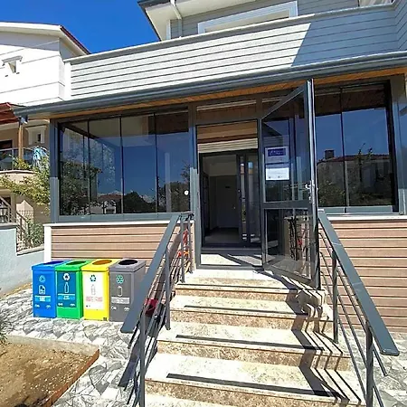 Bir Tebessuem Ayvalik 3* Küçükköy