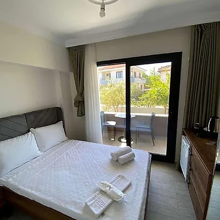 Hotel Bir Tebessuem Ayvalik