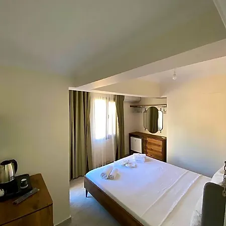Bir Tebessuem Ayvalik Hotel Küçükköy