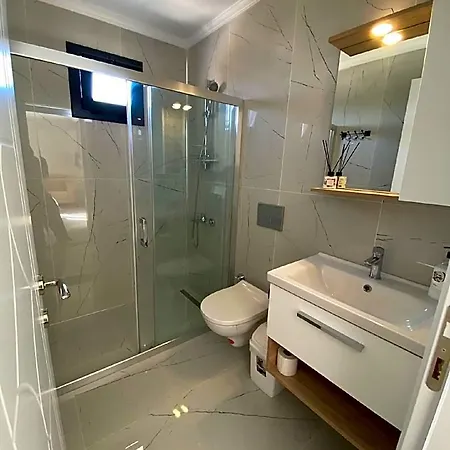 Bir Tebessuem Ayvalik Hotel 3*