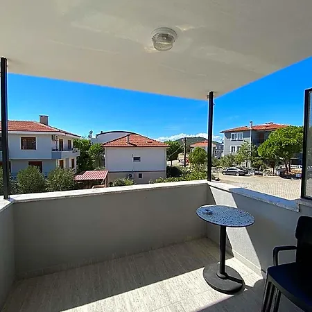 Bir Tebessuem Ayvalik Hotel 3*